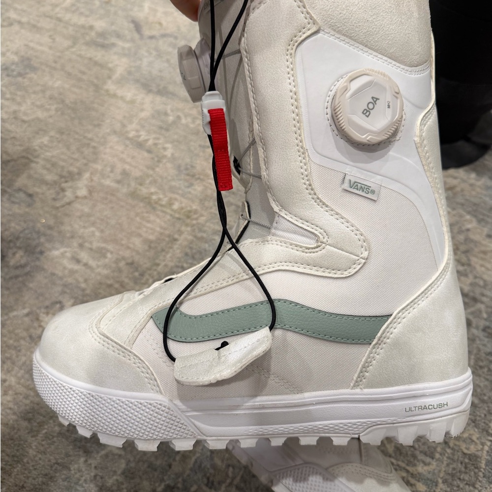 Vans White and Gray Snowboard Boots-BOA System oops these are 9W